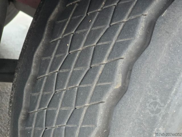 Box semitrailer SCHMITZ CARGOBULL SCB S3B SKO24/L * LIFT * ALCOA * 1.HAND *