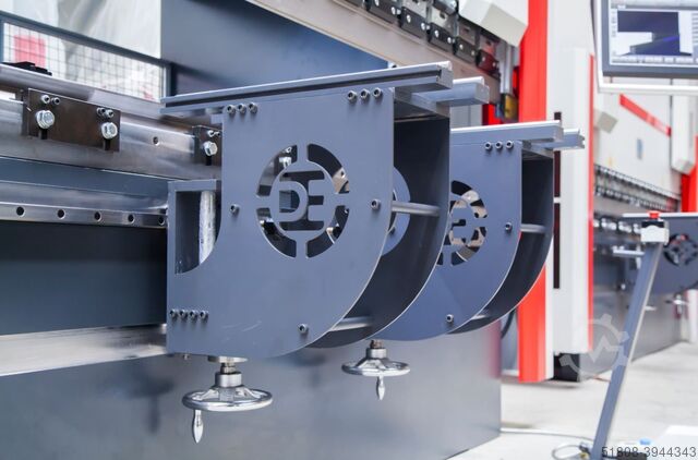 CNC press brakes KK Kletzer CNC Abkantpresse KKI EUROPA XL 1550 mm x 60 to Esa