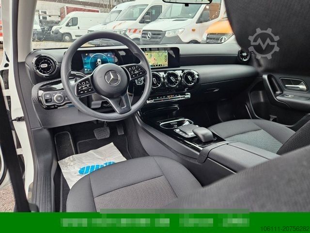 Van MERCEDES-BENZ A 200 Automatik Navigation Komfort-Fahrwerk