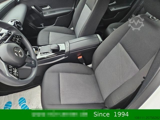 Van MERCEDES-BENZ A 200 Automatik Navigation Komfort-Fahrwerk
