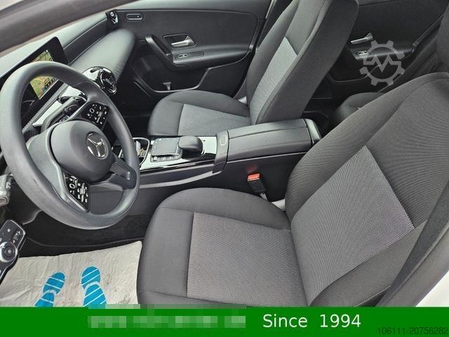 Van MERCEDES-BENZ A 200 Automatik Navigation Komfort-Fahrwerk