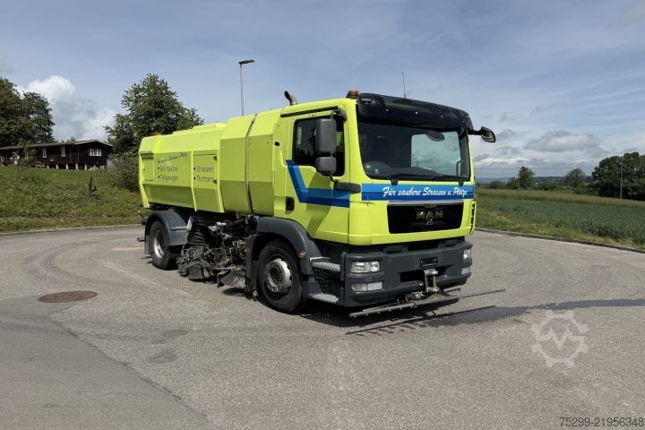 Sweeper truck MAN L2007 46.010 4x2 Kehrmaschine / Swiss-Vehicle