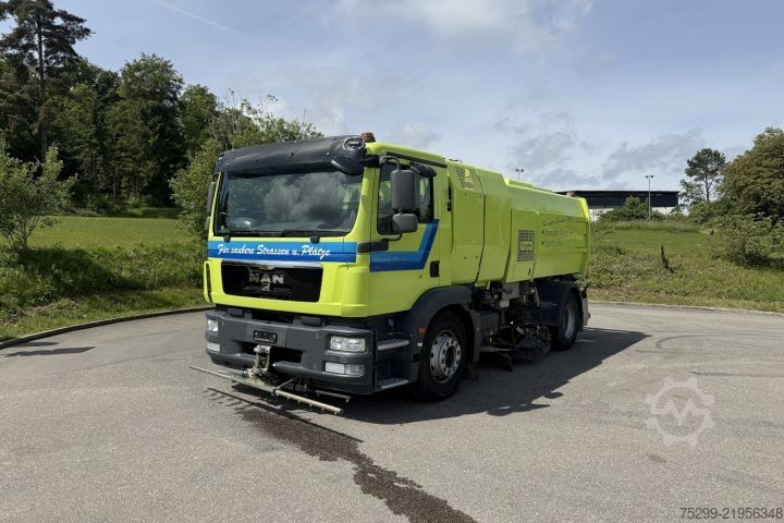 Sweeper truck MAN L2007 46.010 4x2 Kehrmaschine / Swiss-Vehicle
