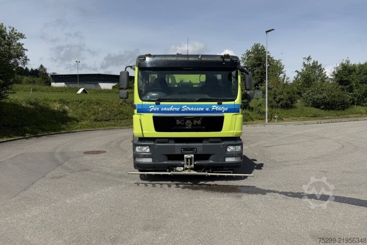 Sweeper truck MAN L2007 46.010 4x2 Kehrmaschine / Swiss-Vehicle