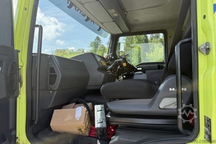 Sweeper truck MAN L2007 46.010 4x2 Kehrmaschine / Swiss-Vehicle