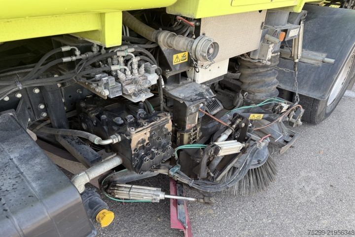 Sweeper truck MAN L2007 46.010 4x2 Kehrmaschine / Swiss-Vehicle