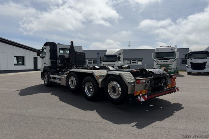 Roll-off tipper truck Volvo FM-500 8x2 Hiab / Swiss-Vehicle