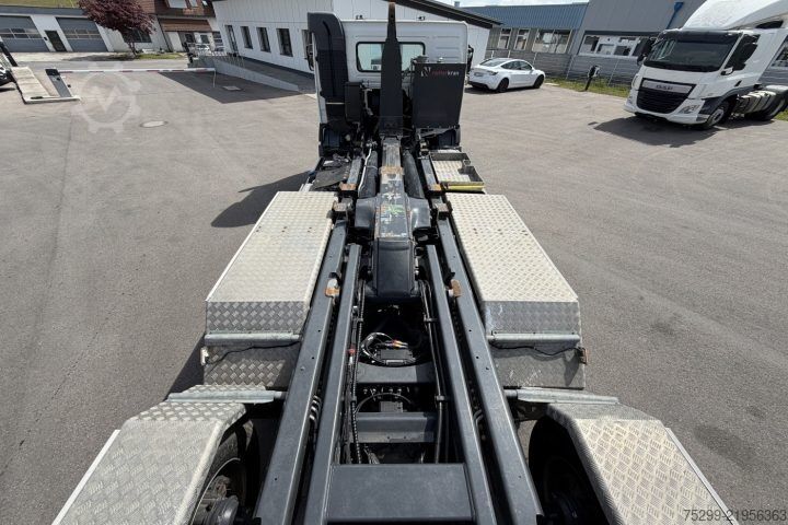 Roll-off tipper truck Volvo FM-500 8x2 Hiab / Swiss-Vehicle