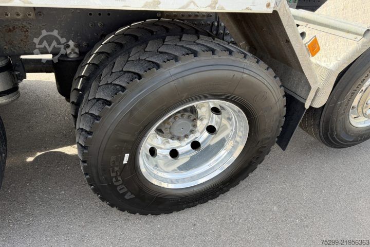 Roll-off tipper truck Volvo FM-500 8x2 Hiab / Swiss-Vehicle