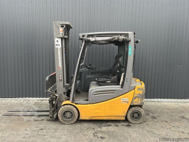Elektro 4 Rad-Stapler Jungheinrich EFG320