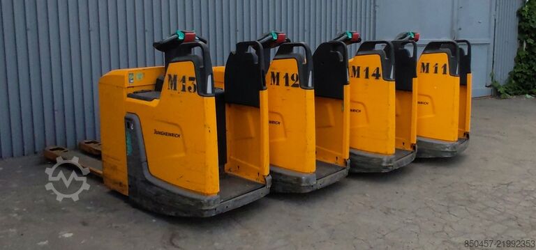 Electric Pallet Trucks Jungheinrich ERE225 1400mm/ 465ah/ x4pc package