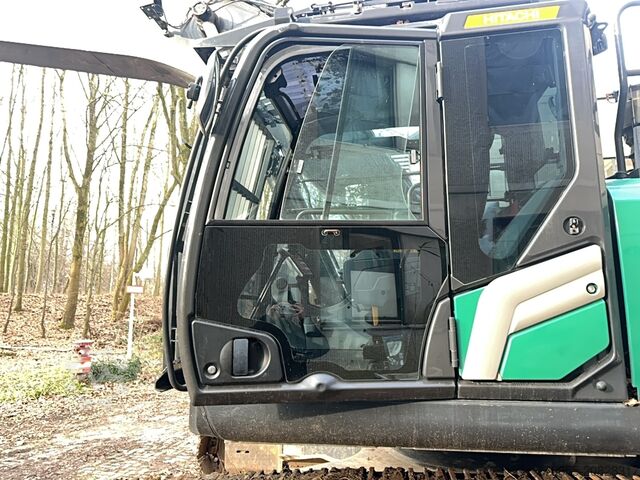 Kettenbagger Hitachi ZX250 LCN-7 with Oilquick OQ-80