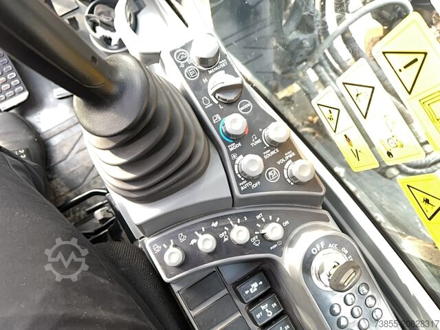 Kettenbagger Hitachi ZX250 LCN-7 with Oilquick OQ-80