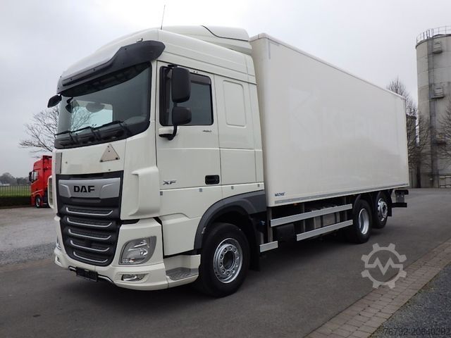 LKW mit Kofferaufbau DAF XF 480 FAN SpaceCab/Koffer/LBW/Ret./AHK/Lenkachs