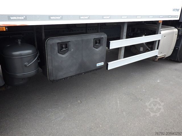 LKW mit Kofferaufbau DAF XF 480 FAN SpaceCab/Koffer/LBW/Ret./AHK/Lenkachs