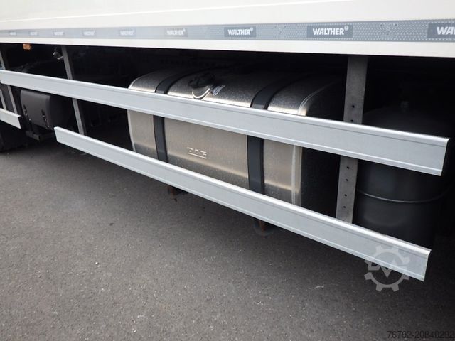 LKW mit Kofferaufbau DAF XF 480 FAN SpaceCab/Koffer/LBW/Ret./AHK/Lenkachs