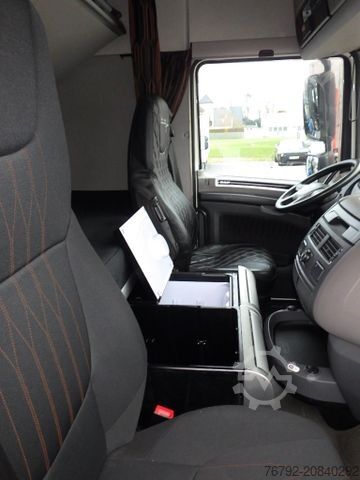 LKW mit Kofferaufbau DAF XF 480 FAN SpaceCab/Koffer/LBW/Ret./AHK/Lenkachs