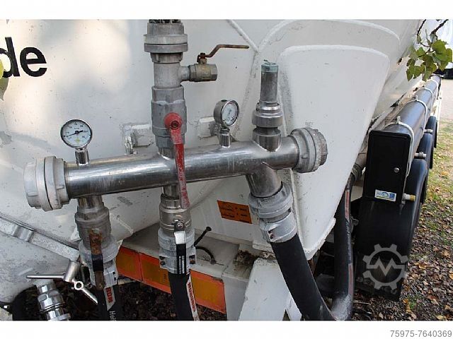 Tanker Benalu semirimorchio silos cisterna ribaltabile 62000 L