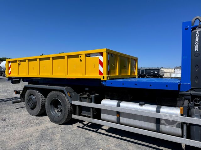 Roll-off container/ Sea container/ Immediately available Hitta 20" Abrollrahmen/ Twistlocks