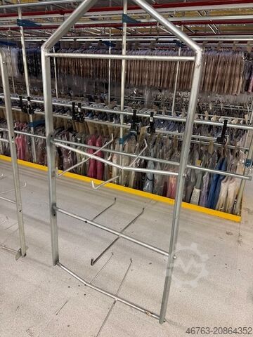 High-bay warehouse SSI Schäfer Rundrohrhängebahn