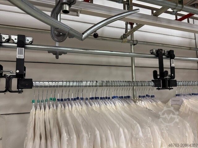 High-bay warehouse SSI Schäfer Rundrohrhängebahn