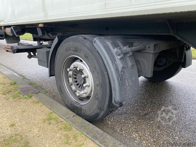 Refrigerated/freezer transport Krone SDR 27 3-Axle Fridge / Carrier Maxima / Liftaxl...