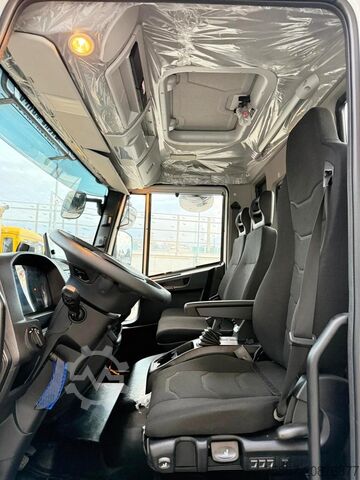 Tipper truck IVECO EUROCARGO 180E32