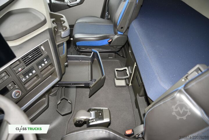 Standard tractor unit VOLVO FH 500 Globetrotter XL I-ParkCool ACC