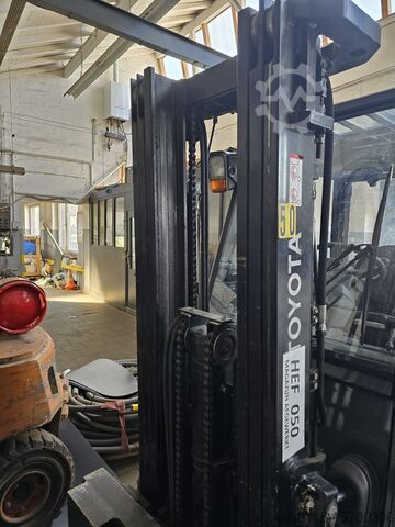 4-Rad-Gabelstapler Toyota M-Plate 7FBMF30