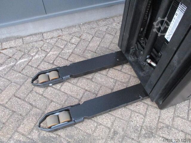 High lifting pallet truck CESAB S215