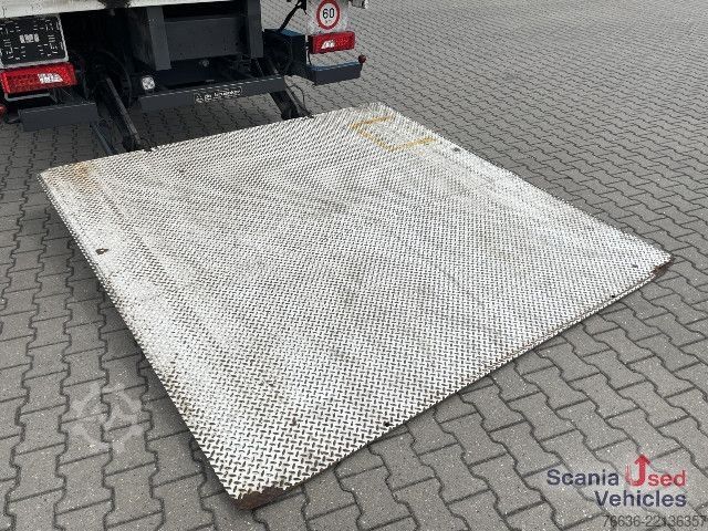 Flatbed truck with tarp Scania P 320 DB4x2MNB RETARDER FULL AIR 2T TAIL LIFT ACC