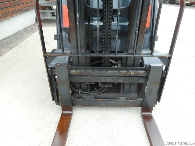 4-wheel forklift Linde H20T-01 Triplex