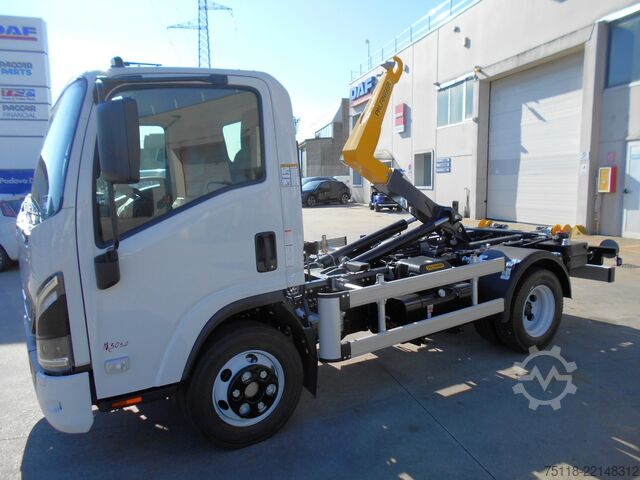 Deposit tipper van Isuzu M30 (7,5 ton) - SCARRABILE PALFINGER