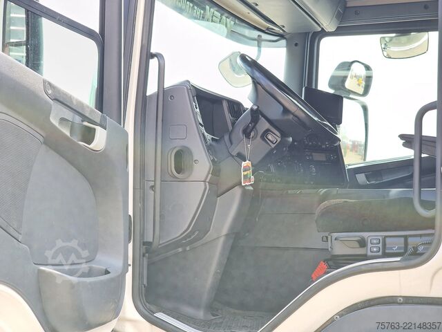 Refrigerated/frozen transport Scania P280 4x2 Mitsubishi frigo - Zepro loadlift - Fu...