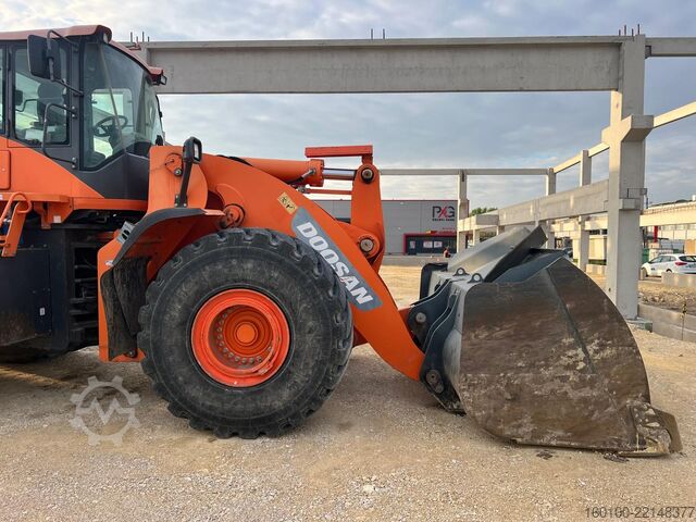 Wheel loader DOOSAN DL 550-3