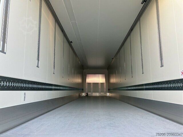Special purpose truck Krone Cool Liner  SDR 27 eL4-MT