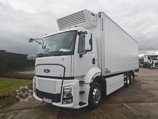 Refrigerated truck Ford Truck F-Line E 6x2 - Garantie 2+0 jaar