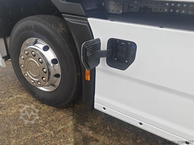 Refrigerated truck Ford Truck F-Line E 6x2 - Garantie 2+0 jaar