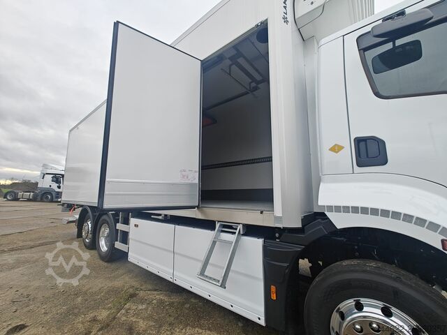 Refrigerated truck Ford Truck F-Line E 6x2 - Garantie 2+0 jaar