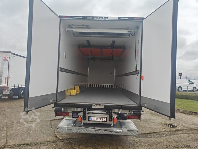 Refrigerated truck Ford Truck F-Line E 6x2 - Garantie 2+0 jaar