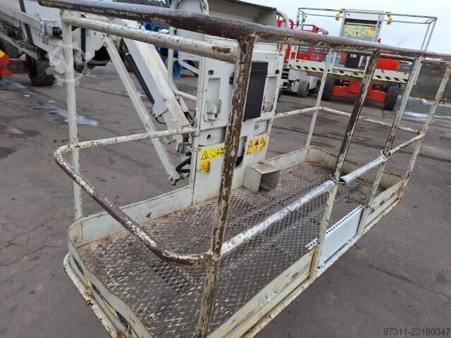 Telescopic boom lift Genie S-125