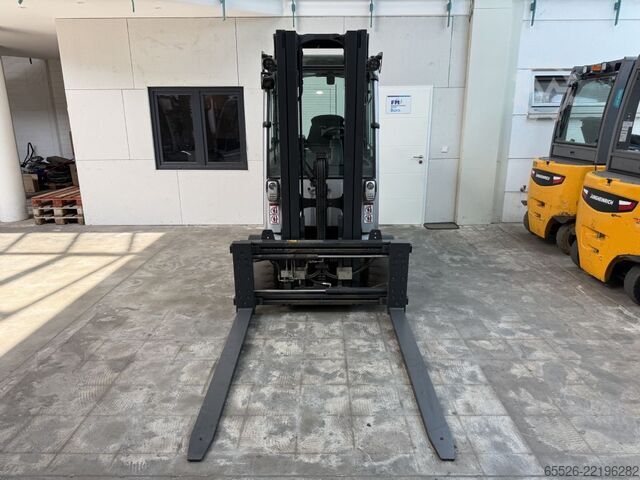 Electric 4-wheel forklift Still RX 60-35 / ZVG+SS / 4601 Std.