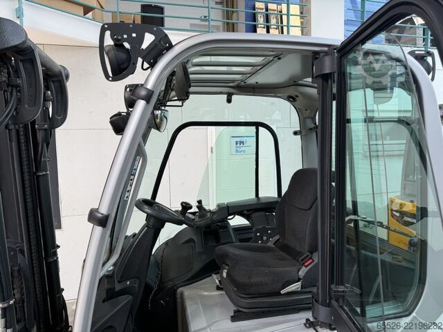 Electric 4-wheel forklift Still RX 60-35 / ZVG+SS / 4601 Std.