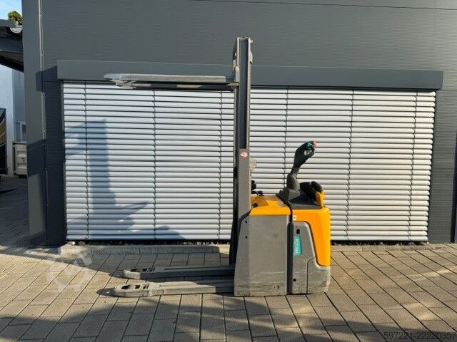 Pallet Stackers Jungheinrich ERD 220