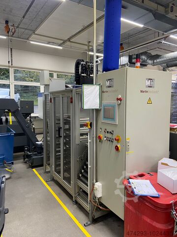 5 - Achs Vertikal-Bearbeitungszentrum Stama MC 331/S