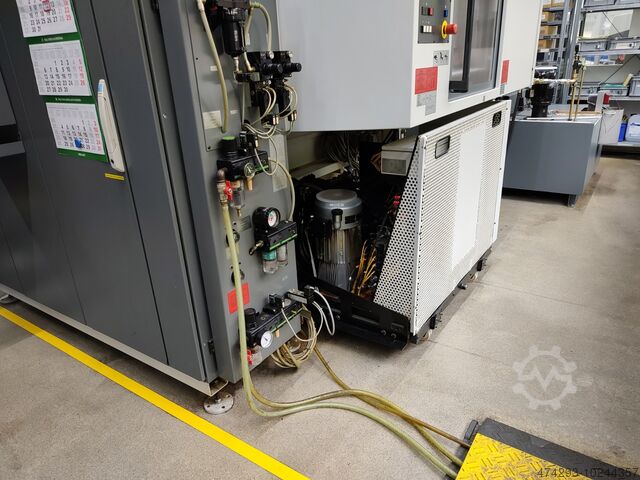 5 - Achs Vertikal-Bearbeitungszentrum Stama MC 331/S