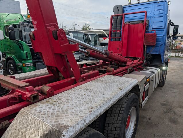 Roll-off tipper truck Volvo FH16 6X4 610HP HYVA Blatt/Luft Manuell