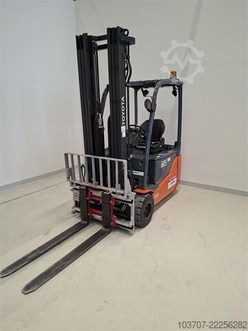 Forklift Toyota 8FBE20T