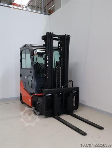 Gabelstapler Toyota 8FBMKT30