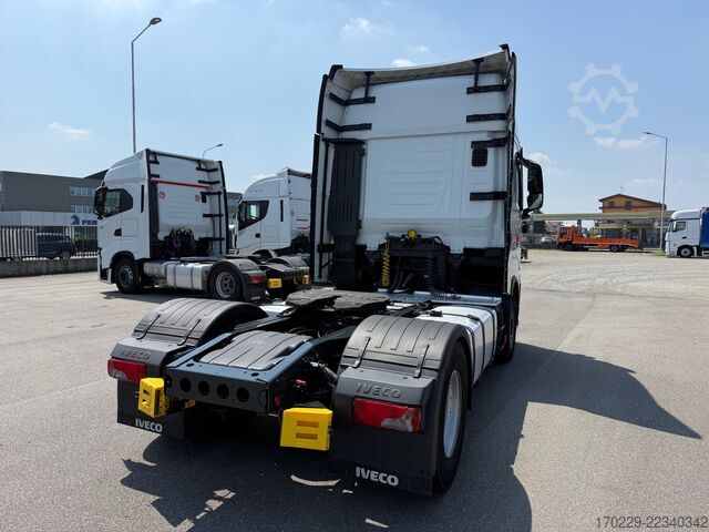 Standard tractor unit Iveco s-way 490